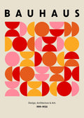 Affiche Bauhaus avec formes géométriques : cercles, demi-cercles, en orange, rouge et rose, typographie noire.